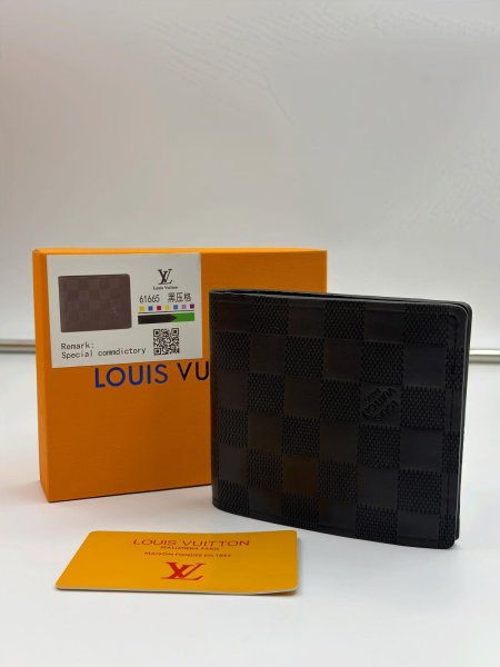 جزدان louis vuitton