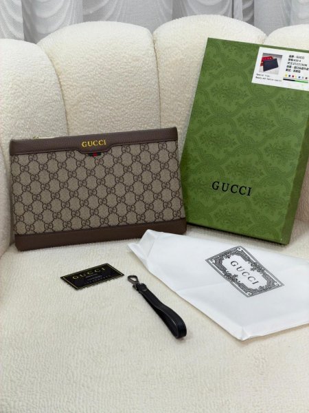 شنط كلاتش قوتشي