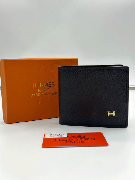 جزدان رجالي ماركة (كاش ) شامل العلبه الاصليه