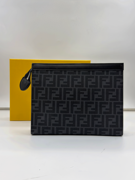 شنط يد رجالي (كلاتش)