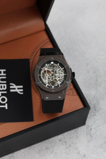 ساعة رجاليه من هبولت (Hublot) نبض توماتيك