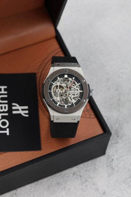 ساعة رجاليه من هبولت (Hublot) نبض توماتيك