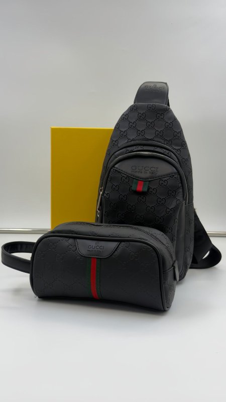 طقم رجالي شنطة يد وكتف من GuccI (قوتشي)