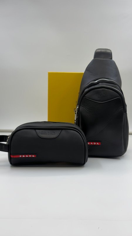 طقم رجالي شنطة يد وكتف من PRADA