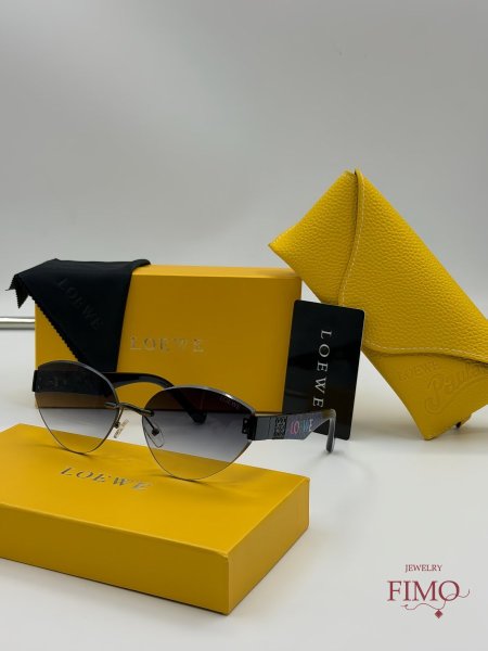 نظارة شمسية نسائية من LOEWE